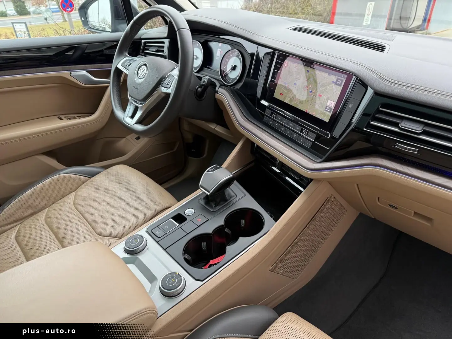 VW Touareg 3.0 V6 TDI R-line 4MOT ACC PANO LED AHK