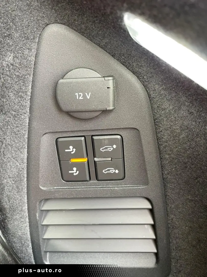 VW Touareg 3.0 V6 TDI R-line 4MOT ACC PANO LED AHK