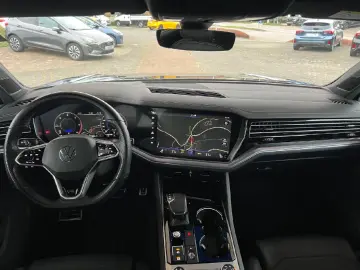 VW Touareg R-Line 4Motion V6 LED Kam Navi uvm.