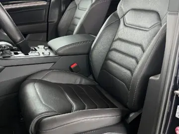 VW Touareg R-Line 4Motion V6 LED Kam Navi uvm.