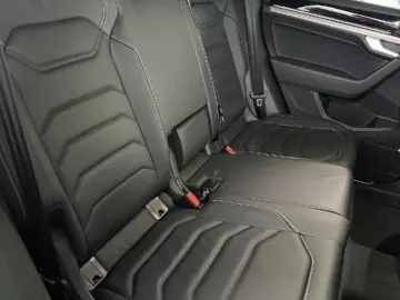 VW Touareg R-Line 4Motion V6 LED Kam Navi uvm.