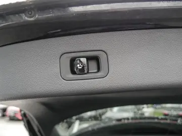 MERCEDES-BENZ GLC 200 4M AMG