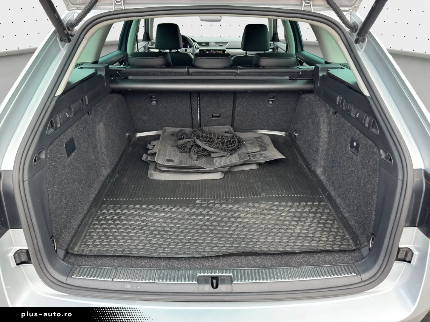 SKODA Superb iV Combi Style 1.4TSI  NAVI AHK Assist Al