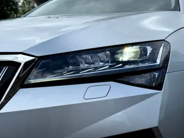 SKODA Superb iV Combi Style 1.4TSI  NAVI AHK Assist Al