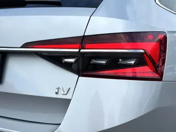 SKODA Superb iV Combi Style 1.4TSI  NAVI AHK Assist Al