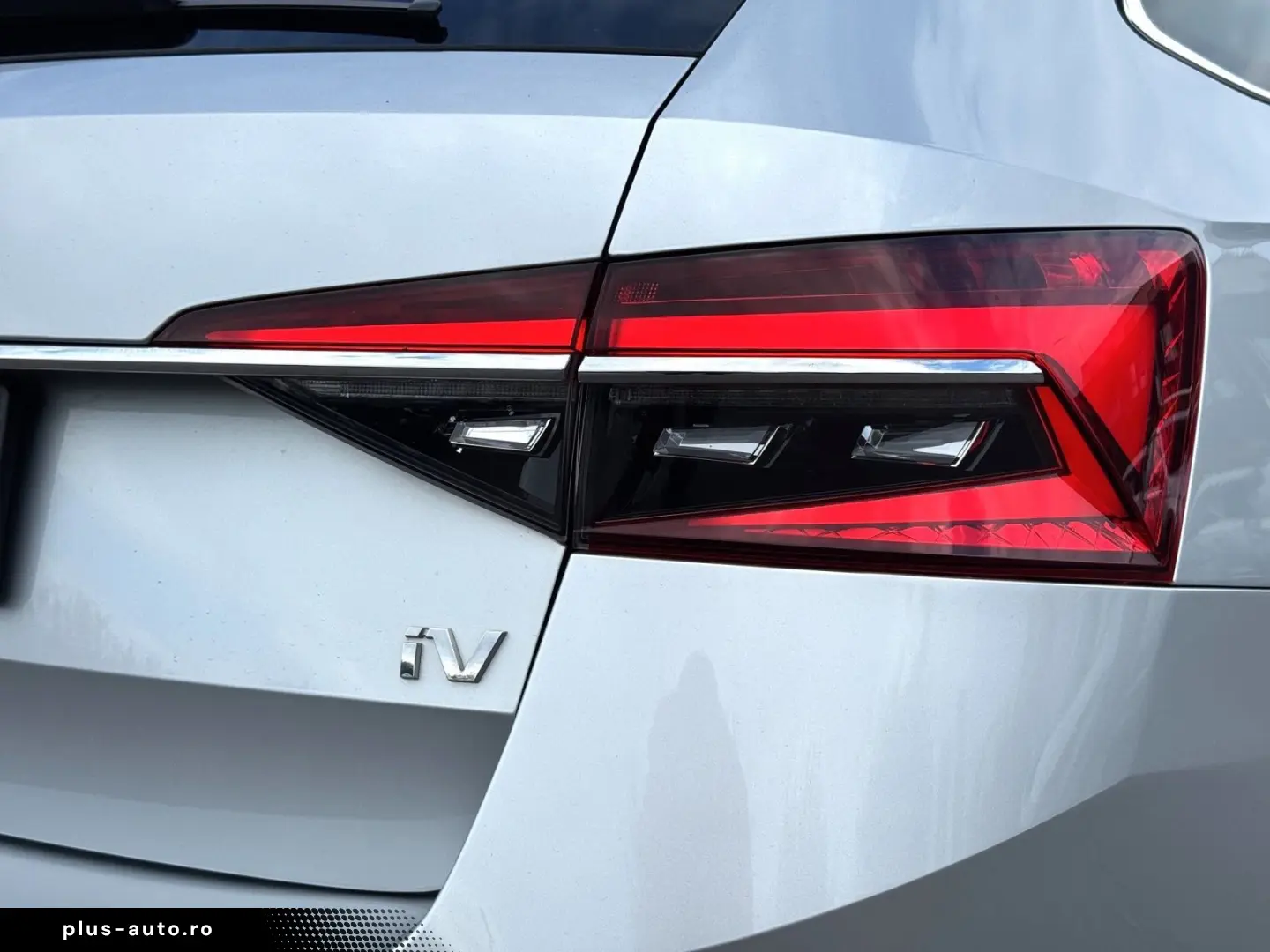 SKODA Superb iV Combi Style 1.4TSI  NAVI AHK Assist Al