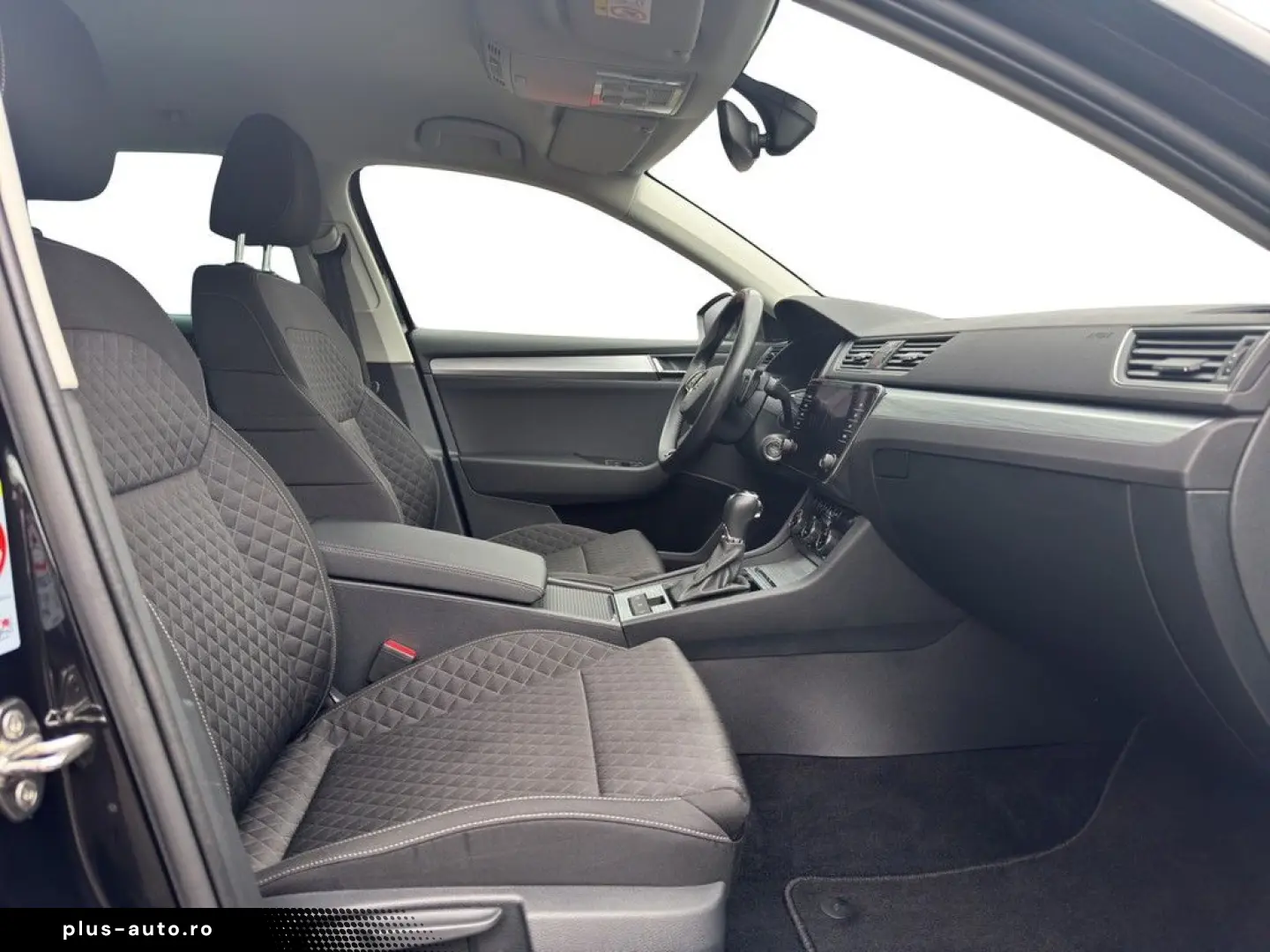 SKODA Superb Combi 1.4 TSI iV DSG Ambition DCC AHK LED