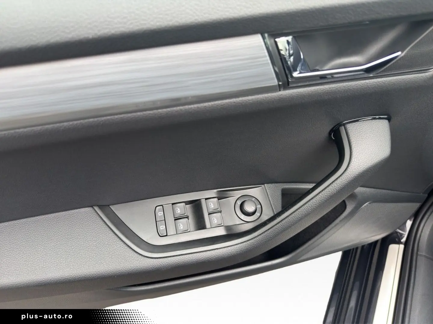 SKODA Superb Combi 1.4 TSI iV DSG Ambition DCC AHK LED