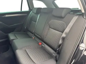 SKODA Superb Combi 1.4 TSI iV DSG Ambition DCC AHK LED