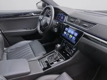 SKODA Superb 1.4 TSI DSG eHybrid L&K iV STDHZG SCHIEBE