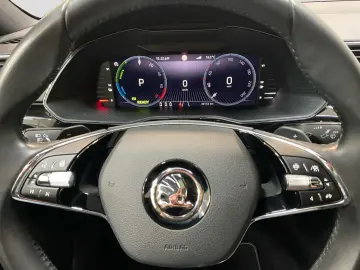 SKODA Superb 1.4TSI Hybrid DSG L&K iV DCC AHK Voll-LED