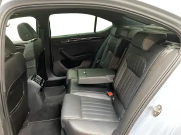 SKODA Superb 1.4TSI Hybrid DSG L&K iV DCC AHK Voll-LED