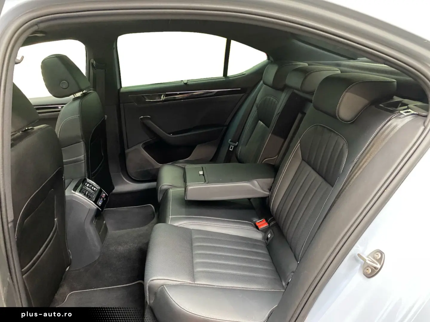 SKODA Superb 1.4TSI Hybrid DSG L&K iV DCC AHK Voll-LED