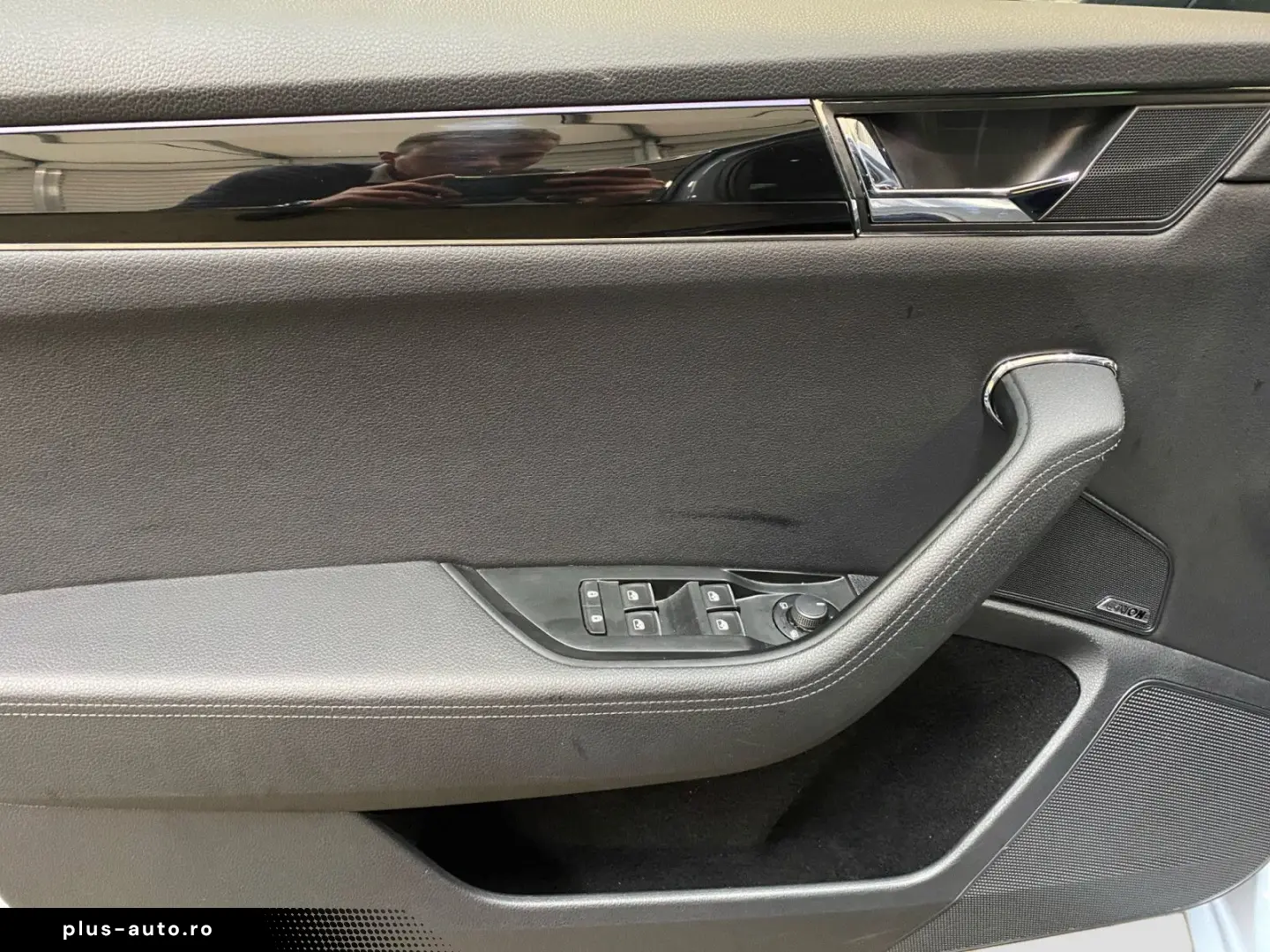 SKODA Superb 1.4TSI Hybrid DSG L&K iV DCC AHK Voll-LED