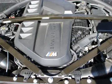 BMW M4 Coupe xDrive Compet. Race-T. Schalens.