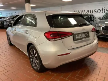 MERCEDES-BENZ A 180 Business LED Navi MBUX Kamera