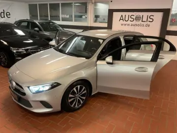 MERCEDES-BENZ A 180 Business LED Navi MBUX Kamera