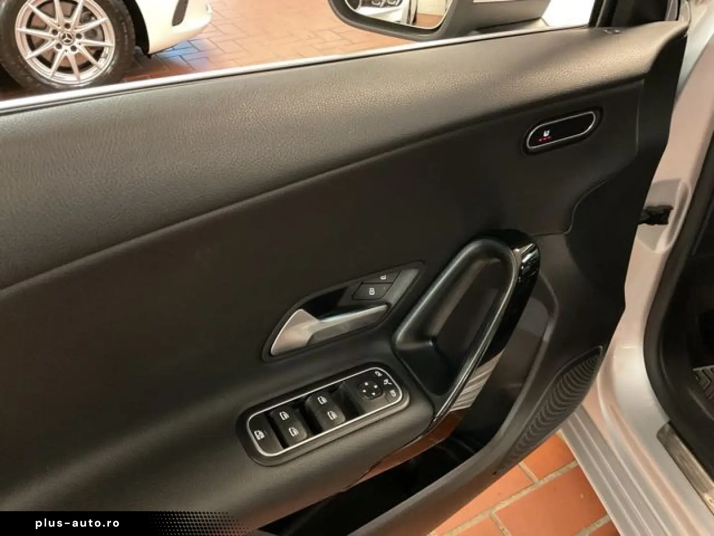 MERCEDES-BENZ A 180 Business LED Navi MBUX Kamera