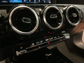 MERCEDES-BENZ A 180 Business LED Navi MBUX Kamera