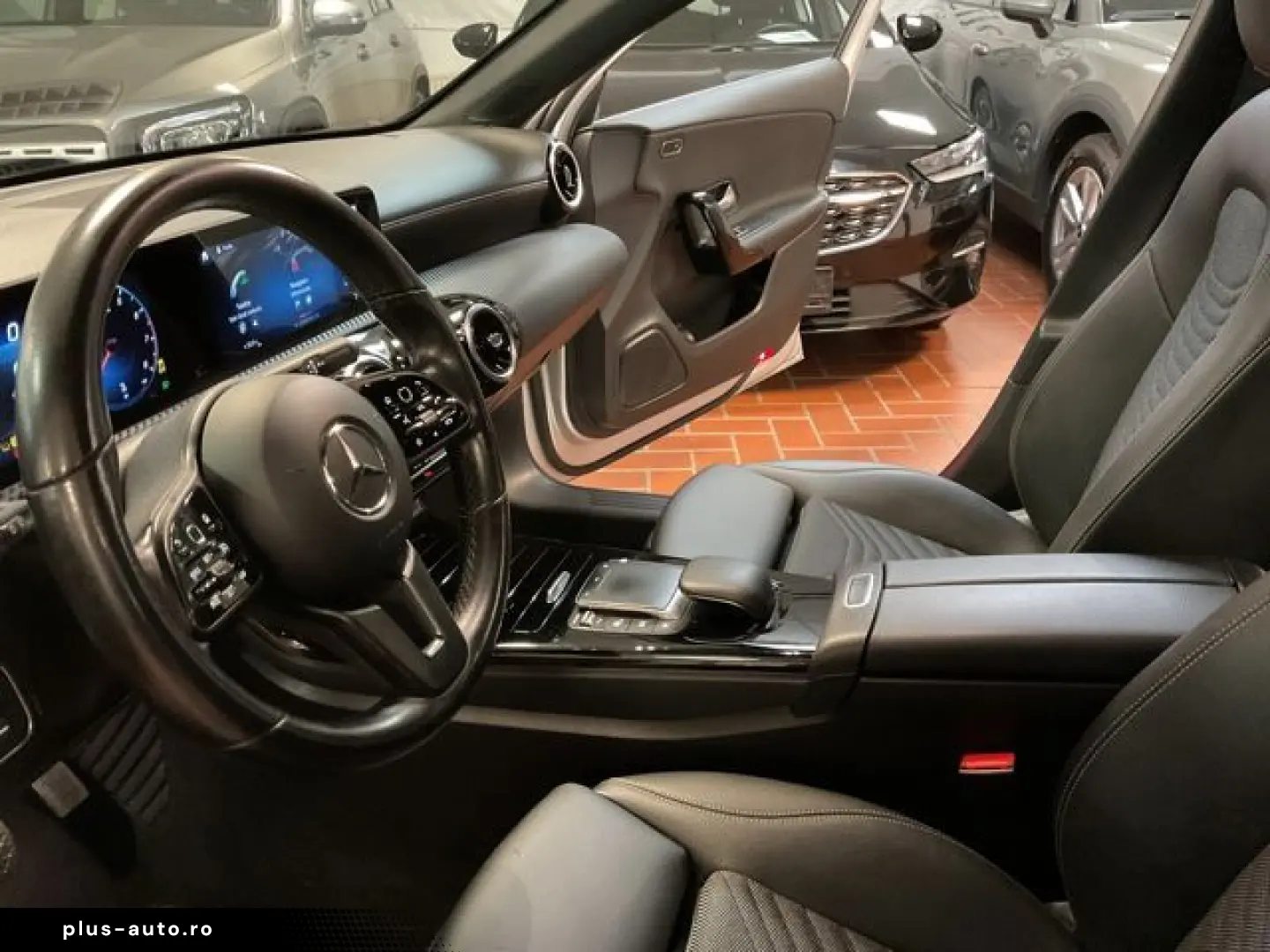 MERCEDES-BENZ A 180 Business LED Navi MBUX Kamera