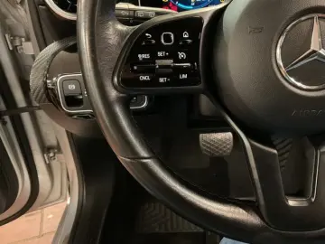 MERCEDES-BENZ A 180 Business LED Navi MBUX Kamera