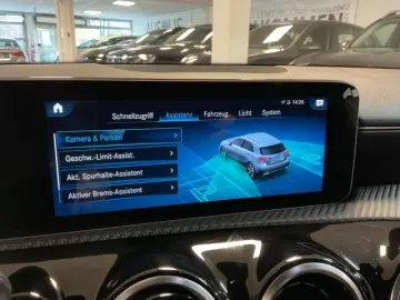 MERCEDES-BENZ A 180 Business LED Navi MBUX Kamera