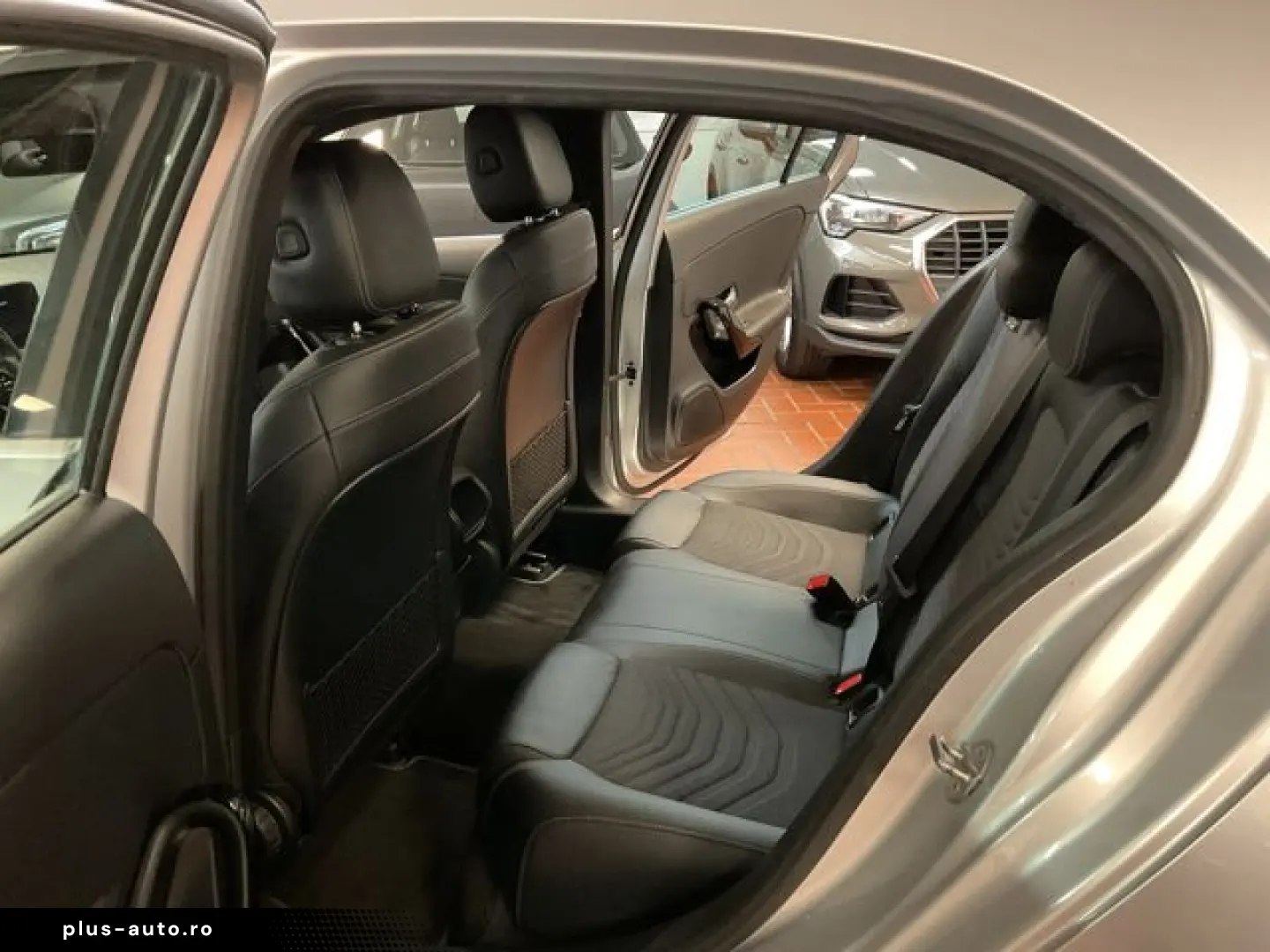 MERCEDES-BENZ A 180 Business LED Navi MBUX Kamera