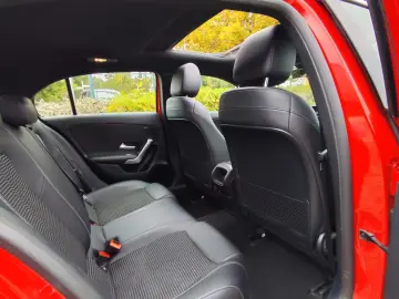 MERCEDES-BENZ A 180 PROGRESSIVE 7G- Automatik