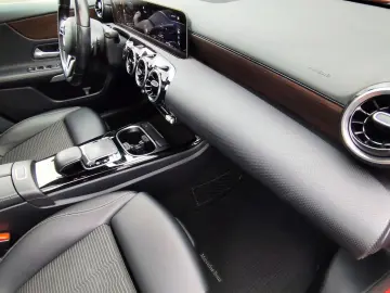 MERCEDES-BENZ A 180 PROGRESSIVE 7G- Automatik