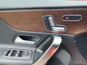 MERCEDES-BENZ A 180 PROGRESSIVE 7G- Automatik