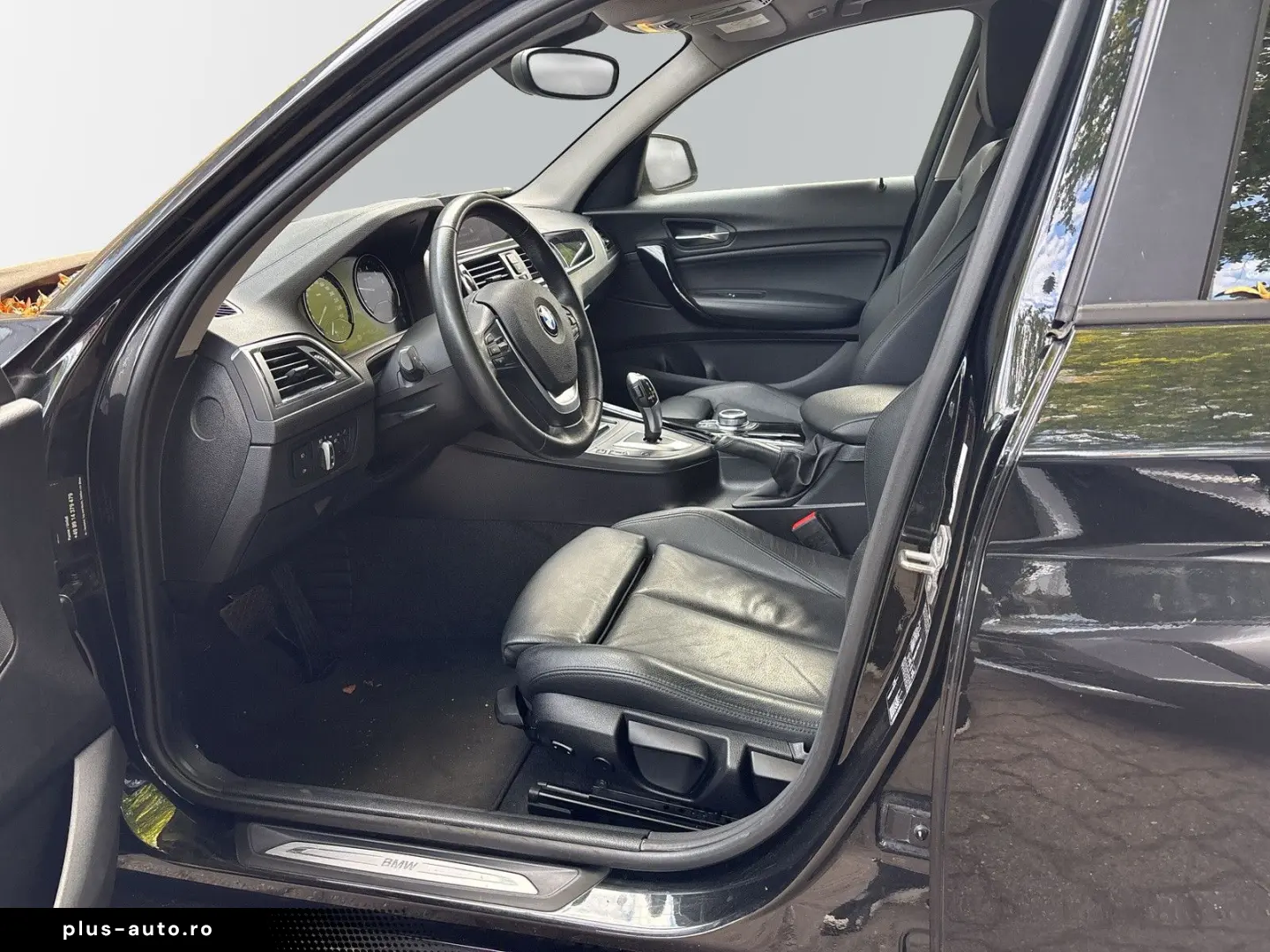 BMW 118 i Sport Line Automatik  Leder  Navi  Sitzhzg