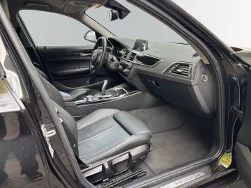 BMW 118 i Sport Line Automatik  Leder  Navi  Sitzhzg