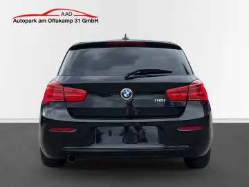 BMW 118 i Sport Line Automatik  Leder  Navi  Sitzhzg