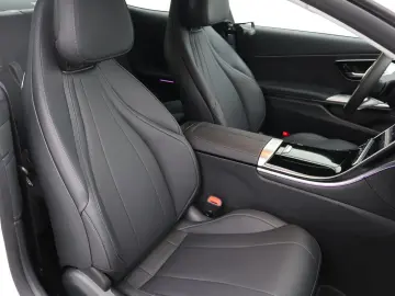 MERCEDES-BENZ CLE 200 Avantgarde Advanced Plus  MBUX LED