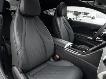 MERCEDES-BENZ CLE 300 4M Coupé AMG Digital Pano Burm3D Night