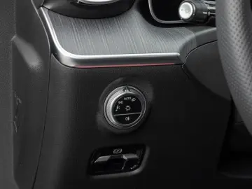 MERCEDES-BENZ CLE 300 4M Coupé AMG Digital Pano Burm3D Night