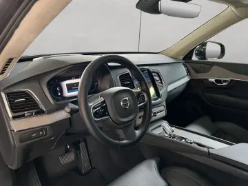 VOLVO XC90 T8 AWD Plug-in Hybrid Ultra-Dark