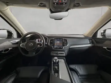 VOLVO XC90 T8 AWD Plug-in Hybrid Ultra-Dark