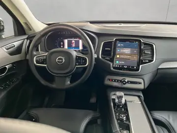 VOLVO XC90 T8 AWD Plug-in Hybrid Ultra-Dark