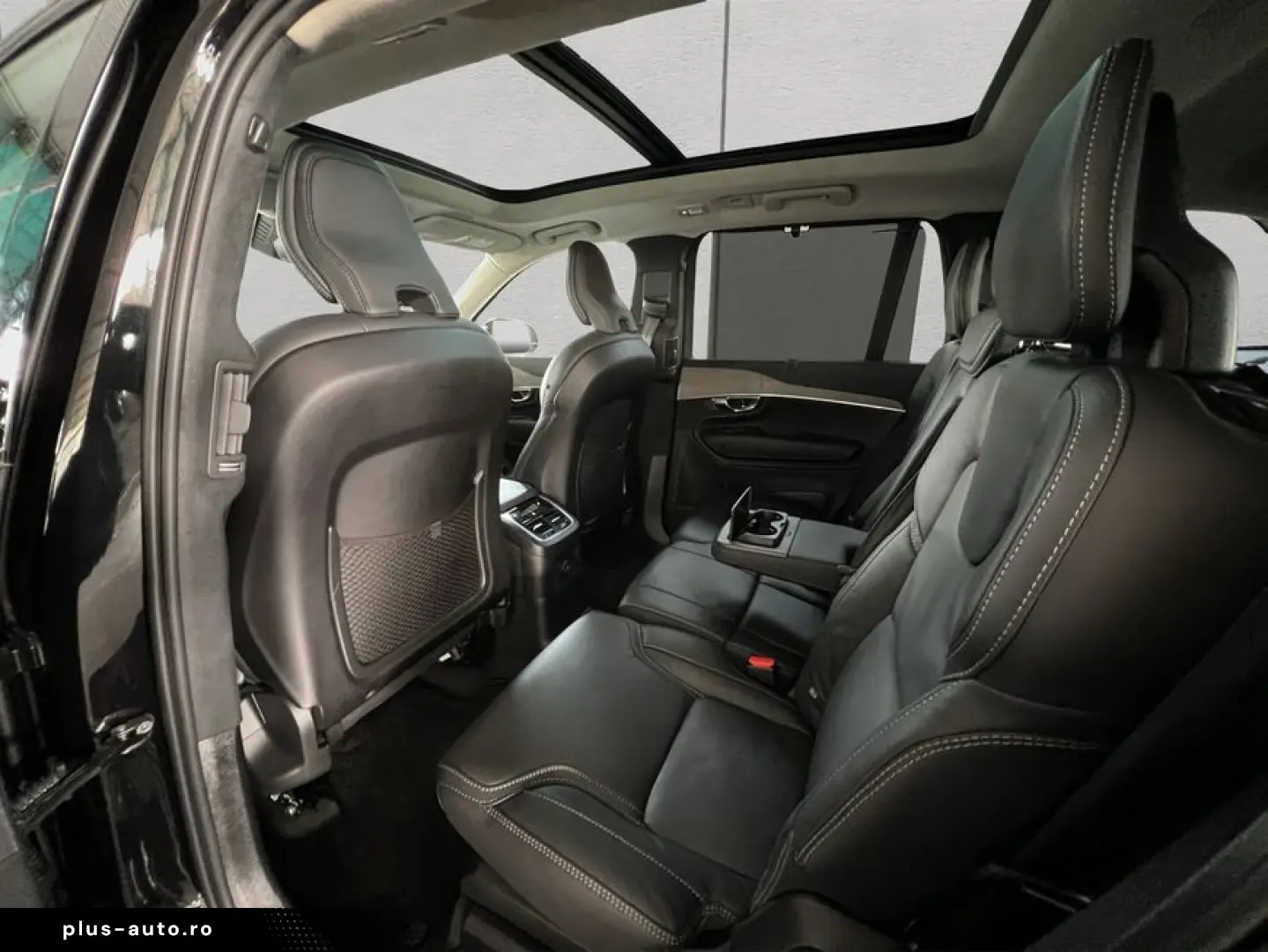 VOLVO XC90 T8 AWD Plug-in Hybrid Ultra-Dark