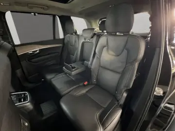 VOLVO XC90 T8 AWD Plug-in Hybrid Ultra-Dark
