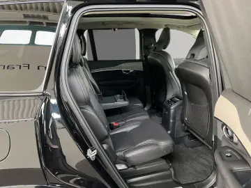 VOLVO XC90 T8 AWD Plug-in Hybrid Ultra-Dark