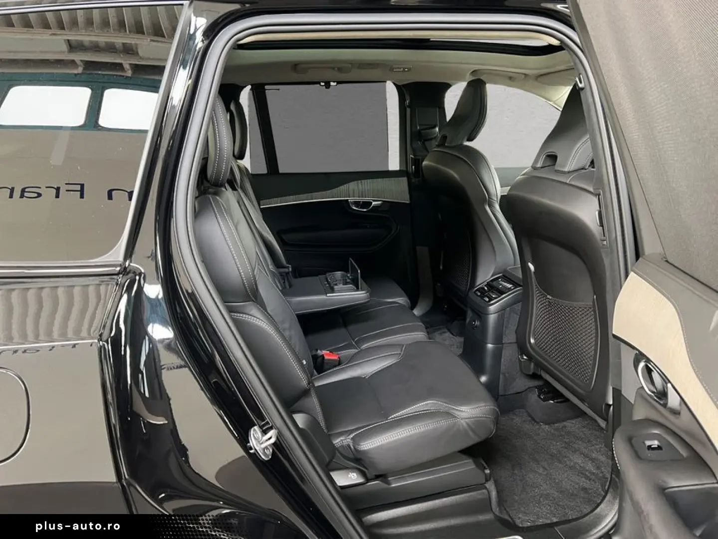 VOLVO XC90 T8 AWD Plug-in Hybrid Ultra-Dark