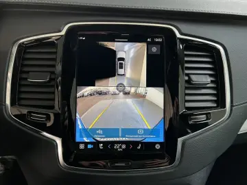 VOLVO XC90 T8 AWD Plug-in Hybrid Ultra-Dark