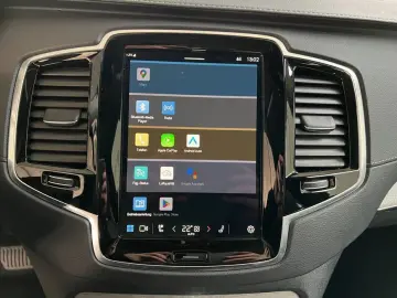 VOLVO XC90 T8 AWD Plug-in Hybrid Ultra-Dark