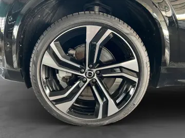 VOLVO XC90 T8 AWD Plug-in Hybrid Ultra-Dark