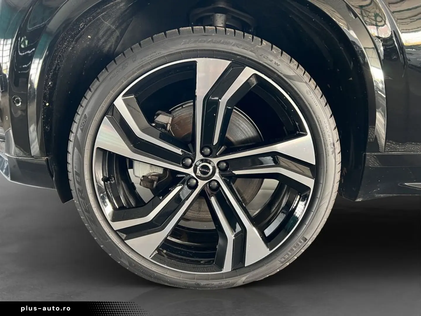 VOLVO XC90 T8 AWD Plug-in Hybrid Ultra-Dark