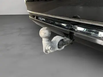 VOLVO XC90 T8 AWD Plug-in Hybrid Ultra-Dark