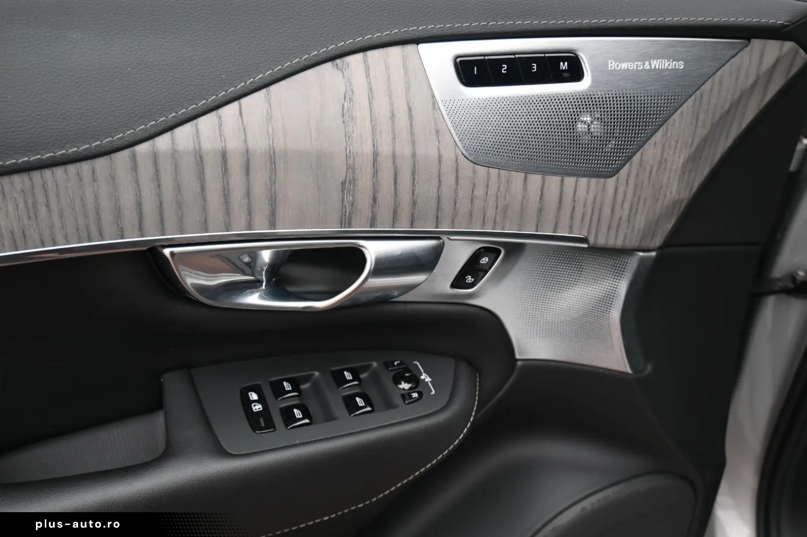 VOLVO XC90 B5 AWD Ultimate Dark  HUD B&W LUFT MASS