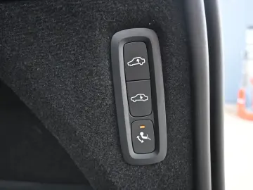 VOLVO XC90 B5 Ultimate Bright AWD MASS LUFT BW HUD